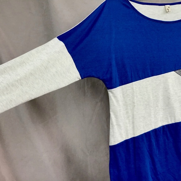 women's top - Picture 2 of 5